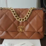 CHANEL19 HANDBAG CARAMEL