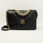 CHANEL19 HANDBAG BLACK